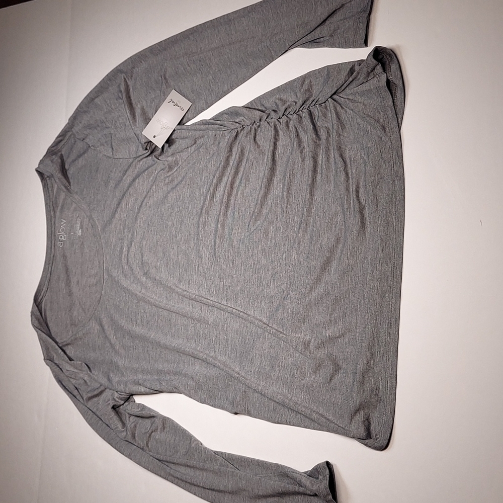 A Glow Maternity  Ruched Long Sleeve Top Size Large